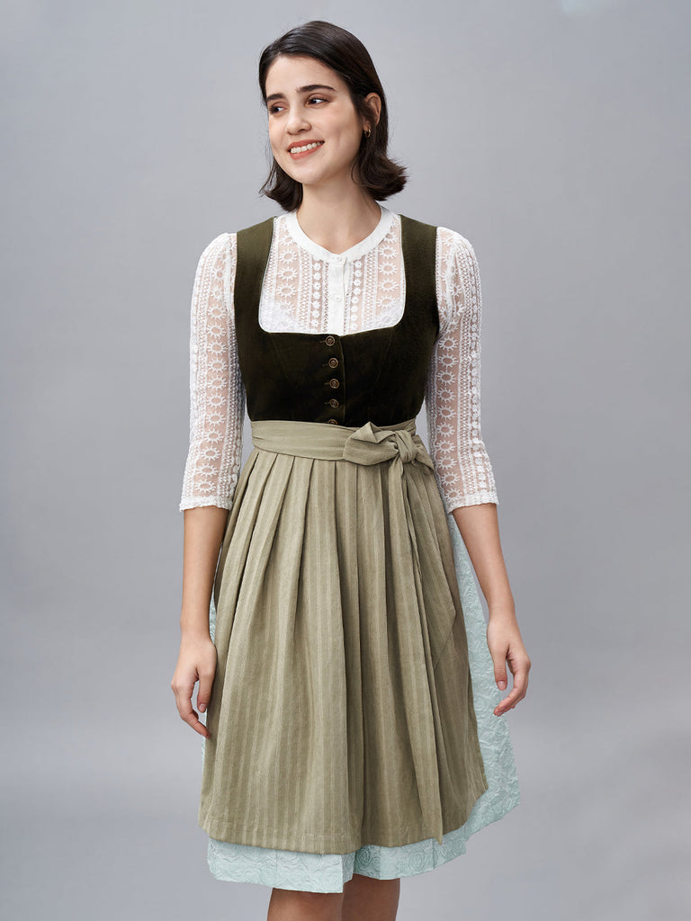 Das perfekte Dirndl fürs Oktoberfest: Zeitlose Eleganz in moosgrüner Pracht