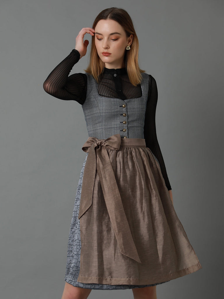 Dirndl in Olivgrün: Tradition trifft Moderne