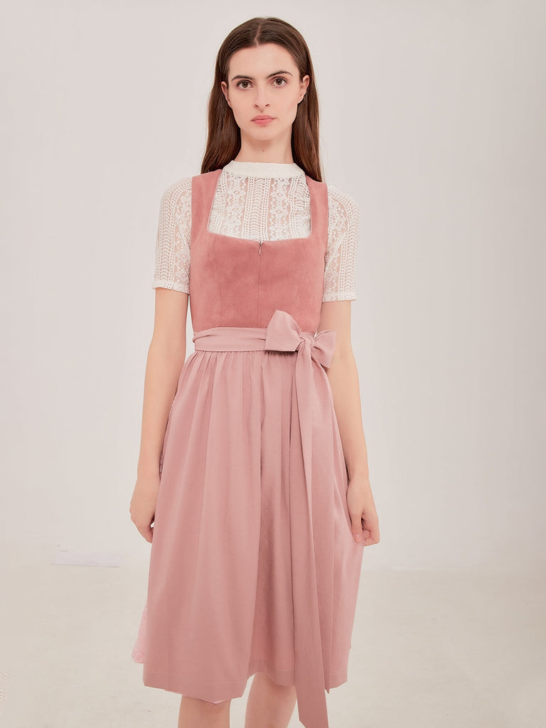 Dirndl in Pink: Eleganz und Frische in der Trachtenmode