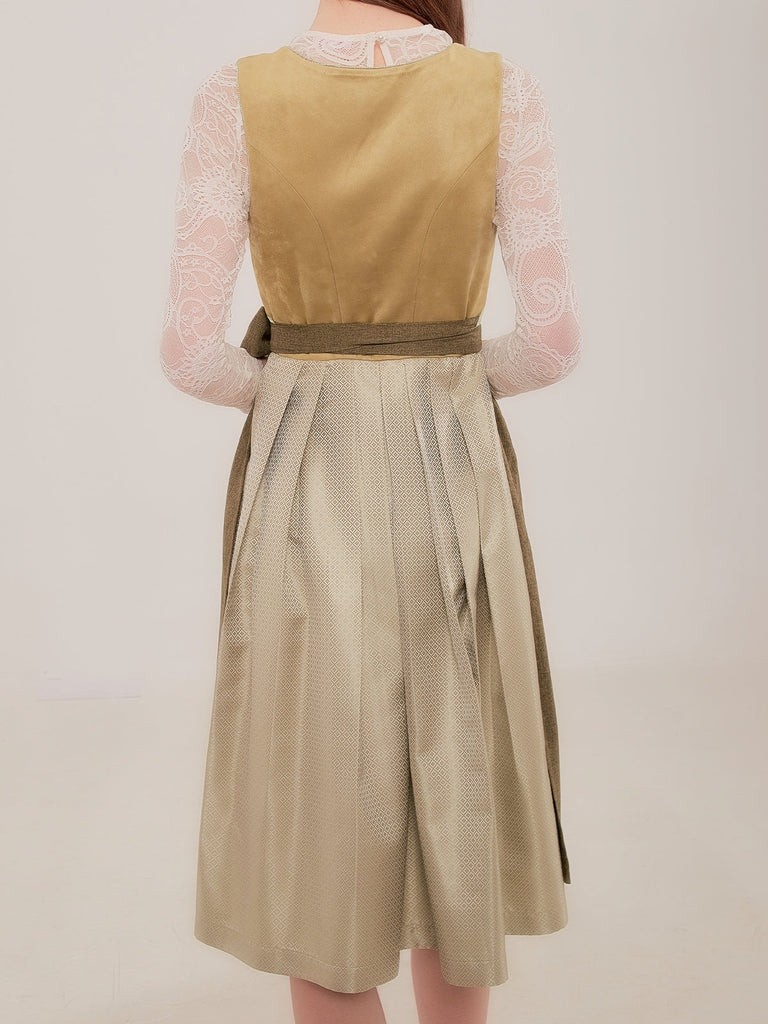 Dirndl in Khaki: Eleganz und Funktionalität in der Trachtenmode