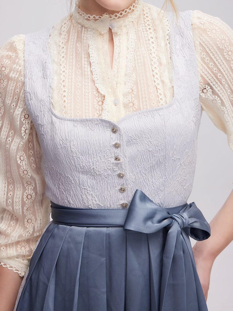 Dirndlbluse Spitze Hochgeschlossen und Oktoberfest Outfits ohne Dirndl: Stilvielfalt für das größte Volksfest der Welt