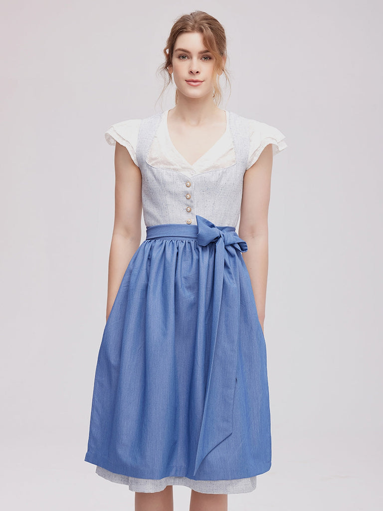 Azurblau & Tradition: Das hellblaue Dirndl als zeitloses Kulturerbe