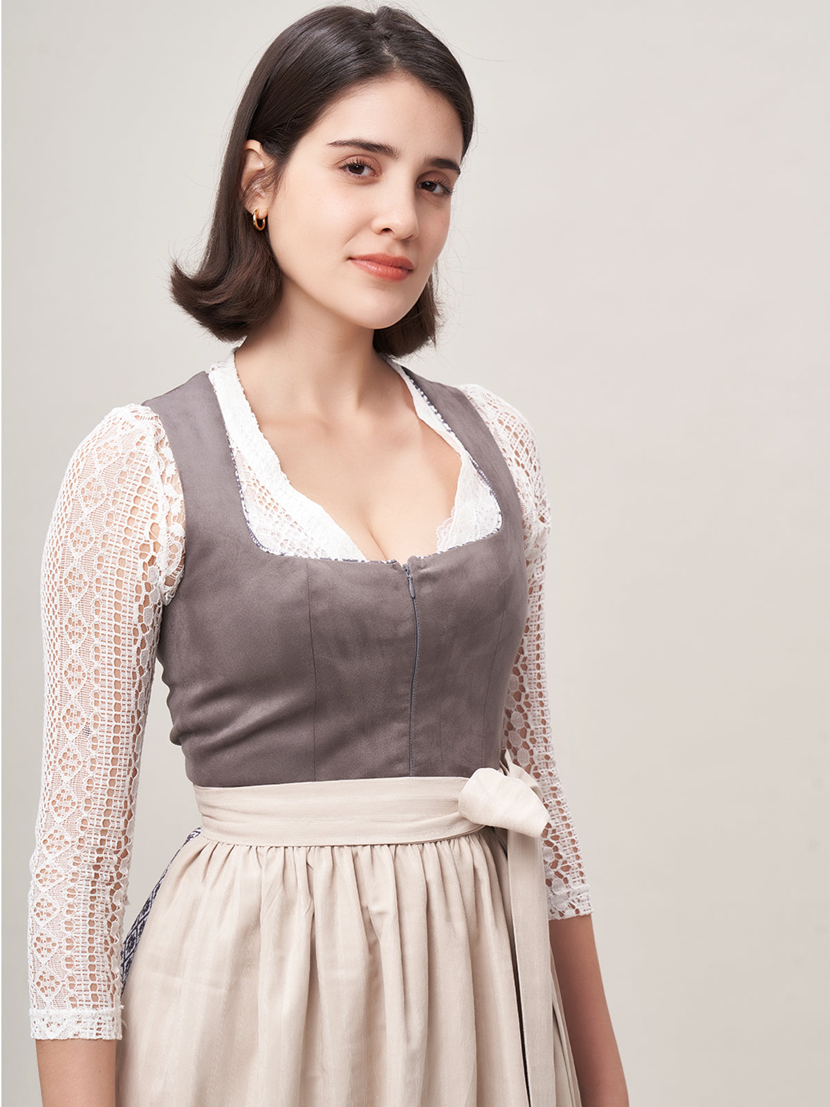 DIRNDL - MAXIMA IN GRAY