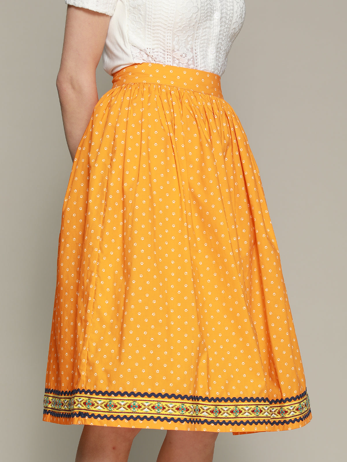 SKIRT - PEARL(Fits small, recommend buying one size larger) 