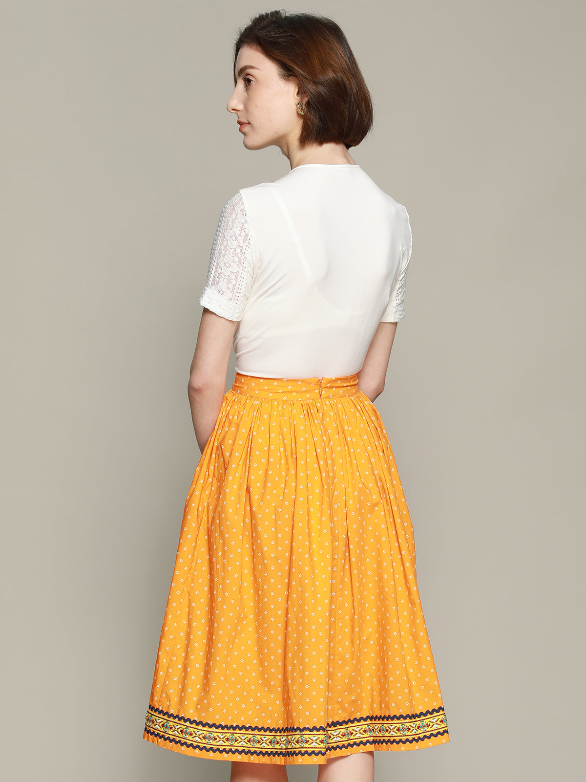 SKIRT - PEARL(Fits small, recommend buying one size larger) 